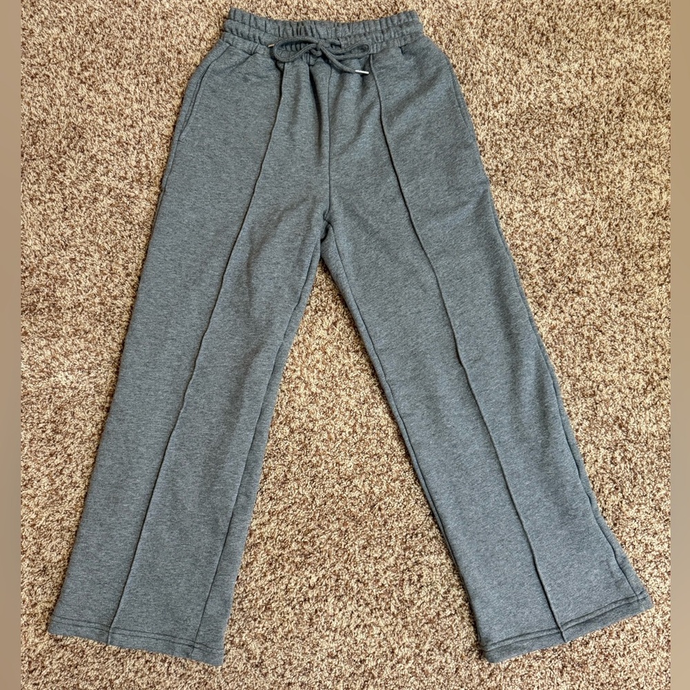Women’s Gray Wide Legged Sweatpants